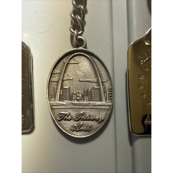 Souvenir Vintage Keychain Lot Military Cable Car Sydney Opera House US States - Picture 9 of 13